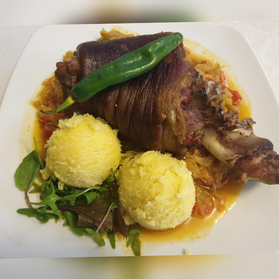 Flori De Mar Ξενοδοχείο Poiana Mărului Εξωτερικό φωτογραφία
